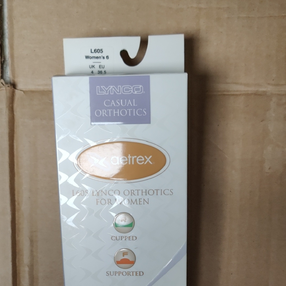 Aetrex Orange and White Retail Package